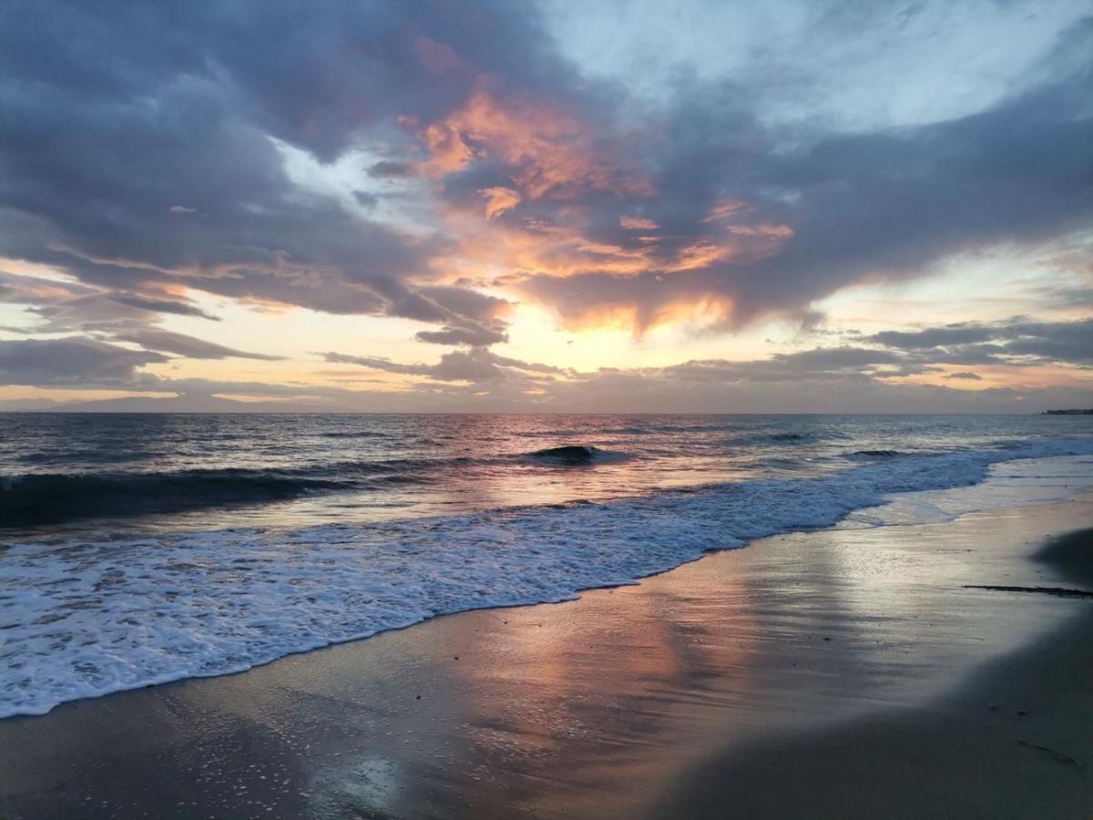 Calliopes By The Sea Boutique Suites ปาลาเรีย ดิโอนิซีอู ภายนอก รูปภาพ