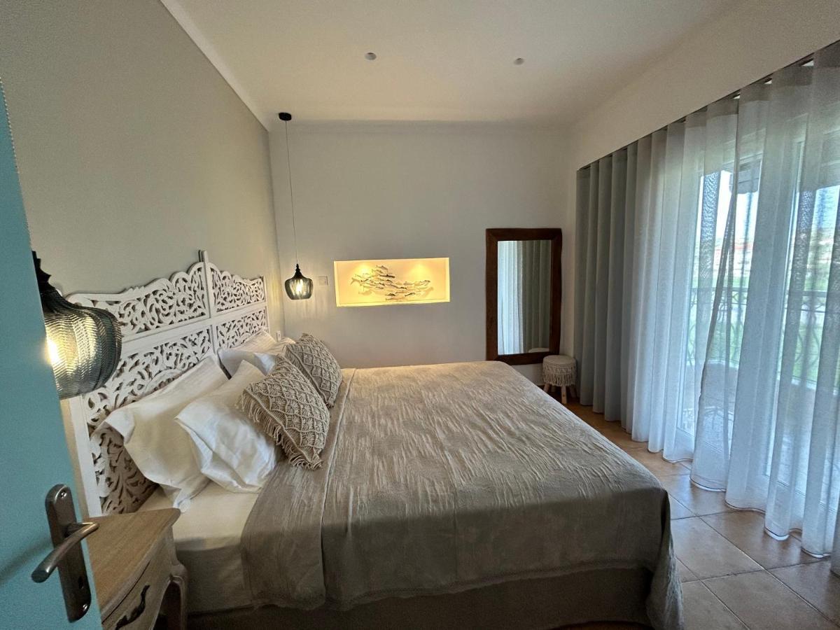 Calliopes By The Sea Boutique Suites ปาลาเรีย ดิโอนิซีอู ภายนอก รูปภาพ
