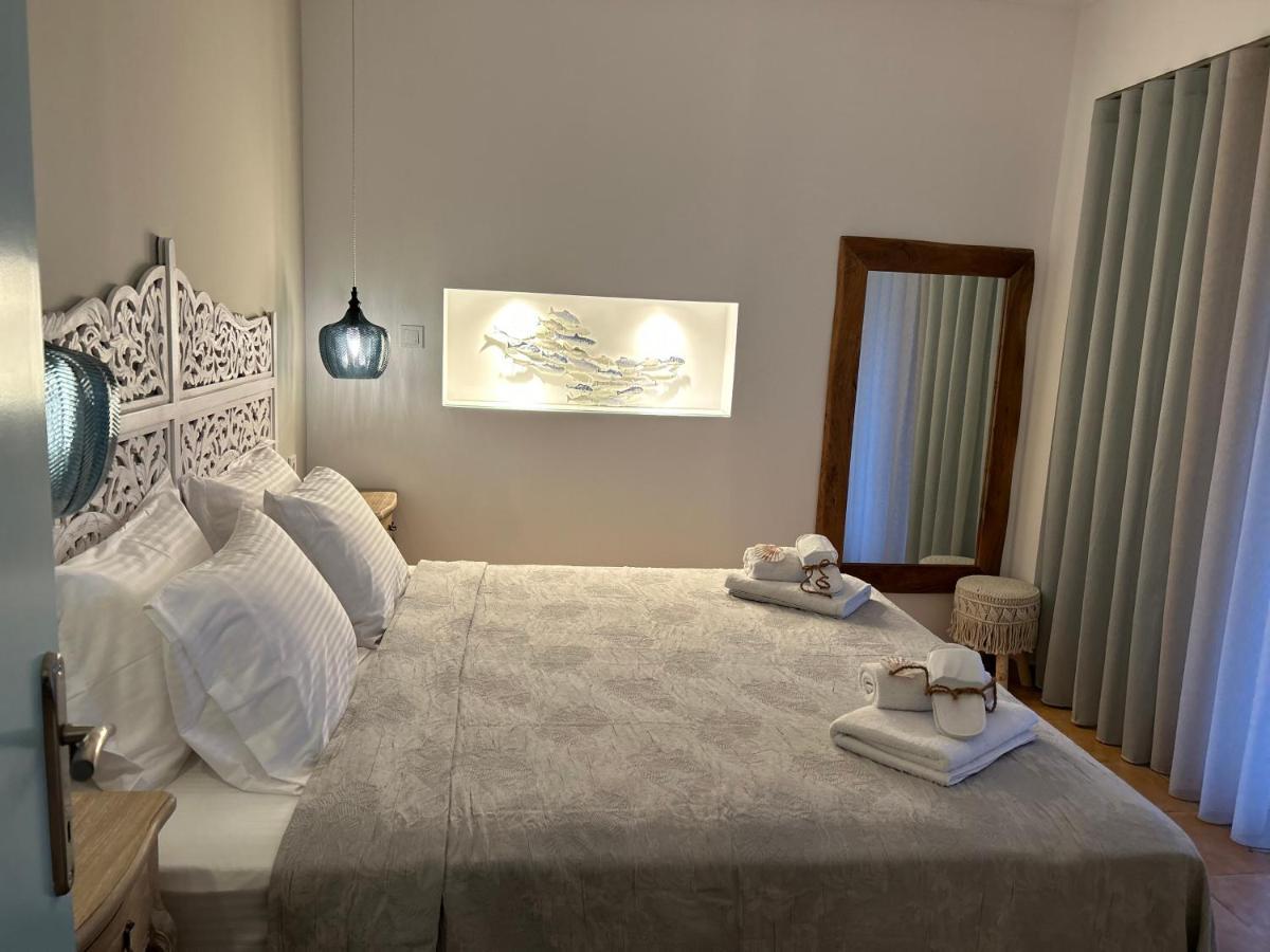 Calliopes By The Sea Boutique Suites ปาลาเรีย ดิโอนิซีอู ภายนอก รูปภาพ
