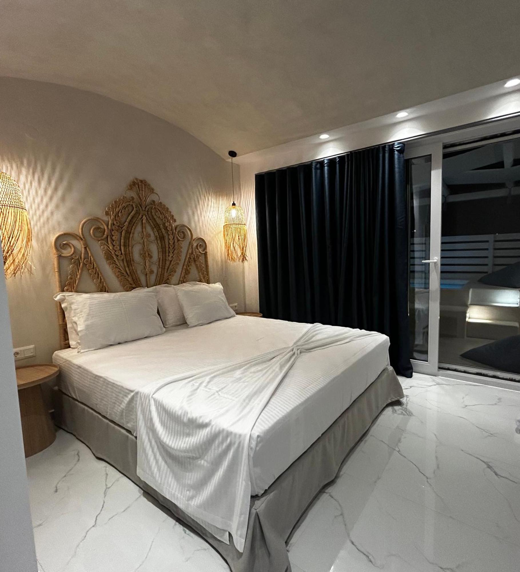 Calliopes By The Sea Boutique Suites ปาลาเรีย ดิโอนิซีอู ภายนอก รูปภาพ