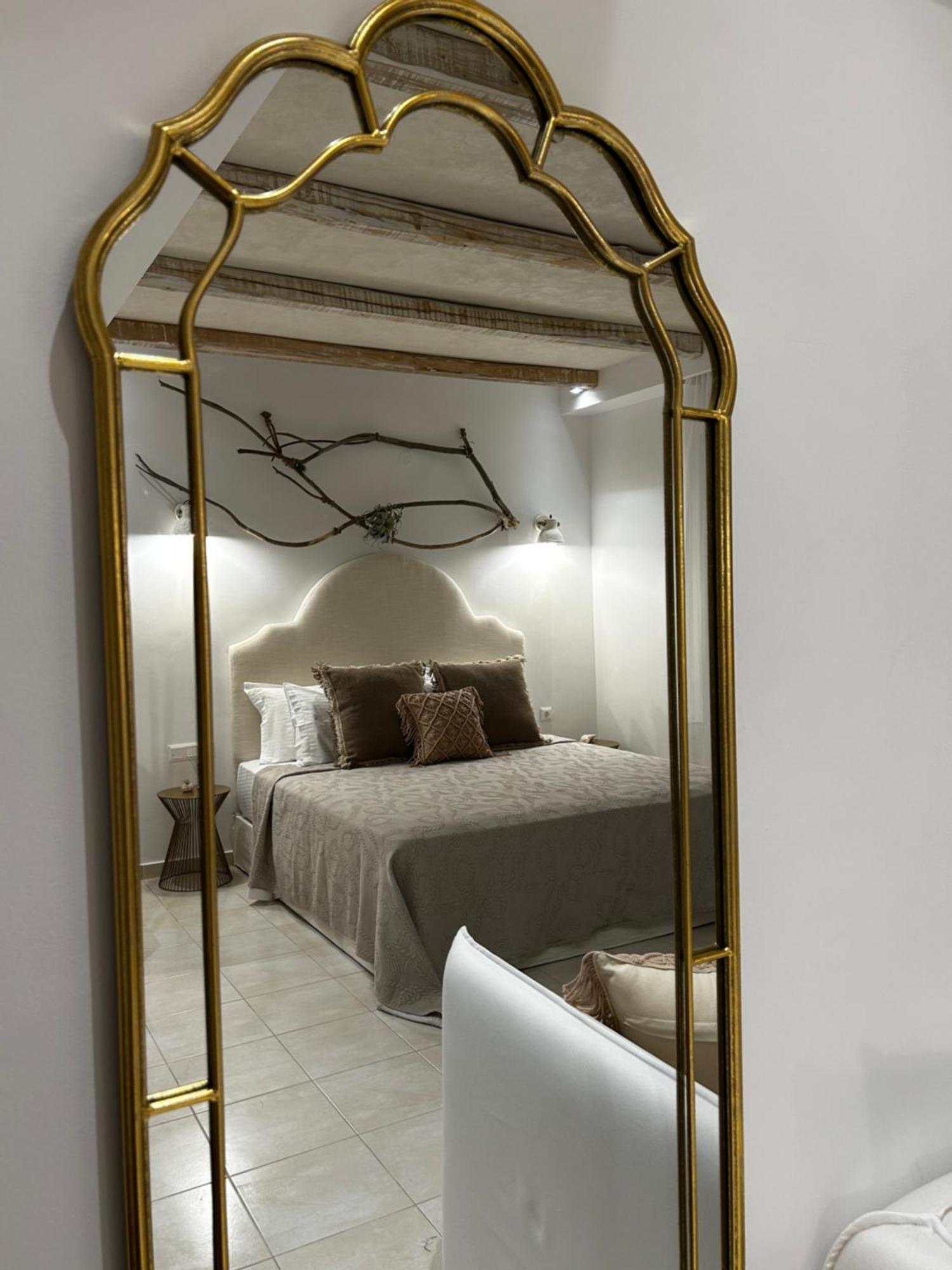 Calliopes By The Sea Boutique Suites ปาลาเรีย ดิโอนิซีอู ภายนอก รูปภาพ