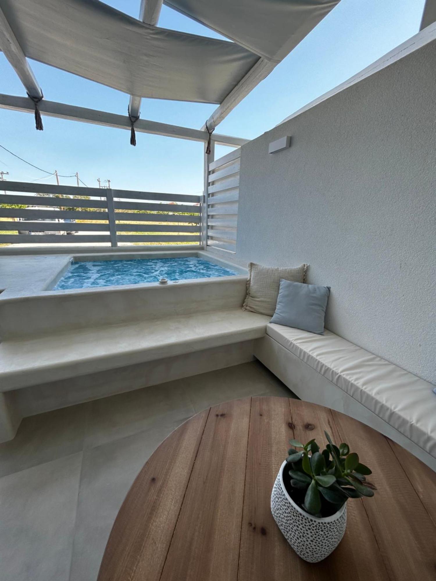 Calliopes By The Sea Boutique Suites ปาลาเรีย ดิโอนิซีอู ภายนอก รูปภาพ